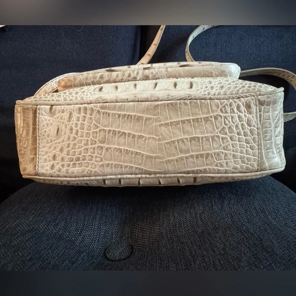 Brahmin Shea crossbody purse in Stone - Picture 8 of 9